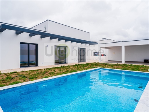 Villa individuelle de 4 chambres avec piscine à Azeitão