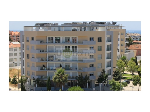 3 bedroom apartment in Parede with parking
