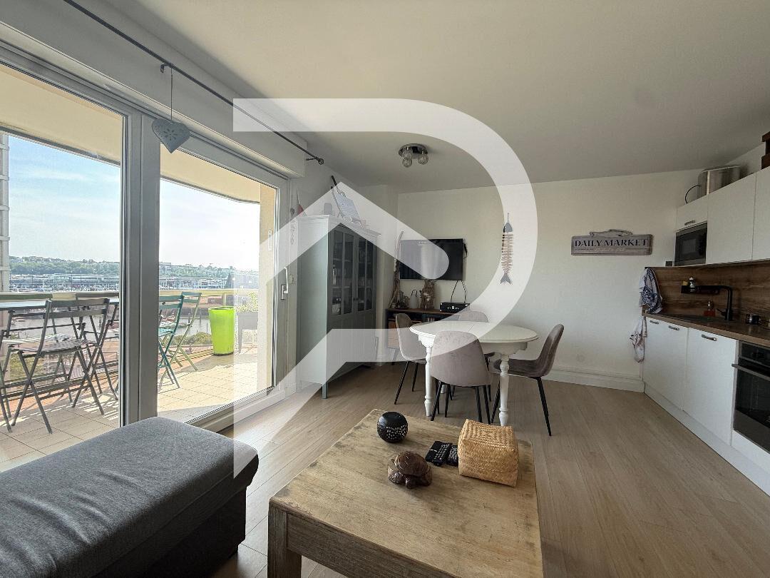 Vue panoramique sur la Mer pour cet F2 de 38.18 m2