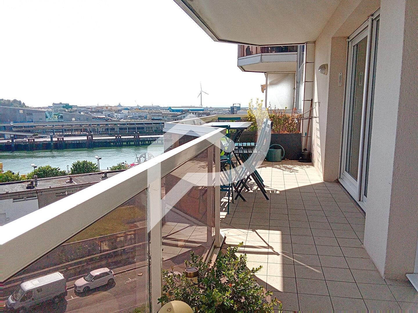 Vue panoramique sur la Mer pour cet F2 de 38.18 m2