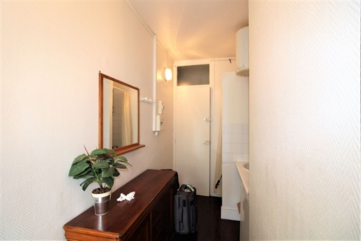 Neuilly-Sur-Seine - rue Casimir Pinel - maid's room - ground floor