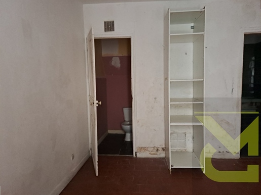 Agde-Apartament T3 dwupoziomowy do remontu