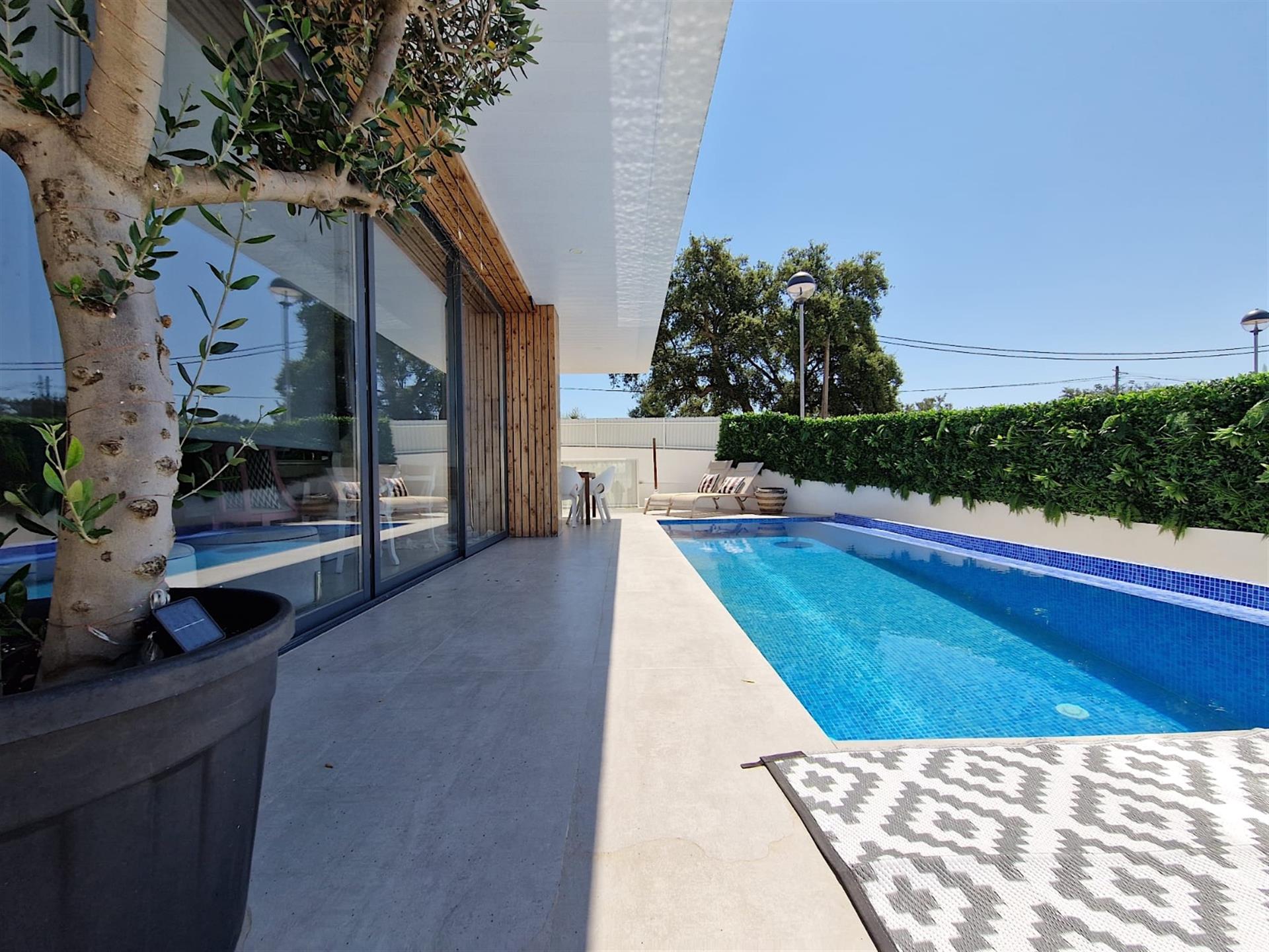 Moradia Isolada com Piscina em Sesimbra