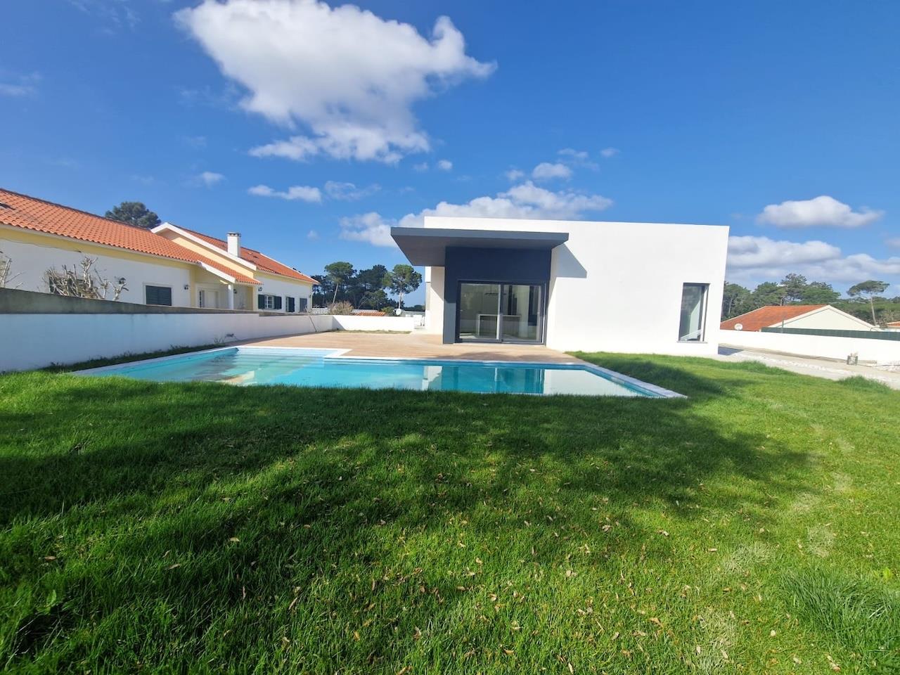 New 4 Bedroom Detached House In Sesimbra