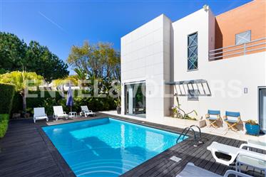 Fantastique villa V4 avec piscine à Albufeira