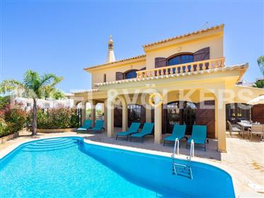 Traditional Villa with Sea View and walking distance to the Beach