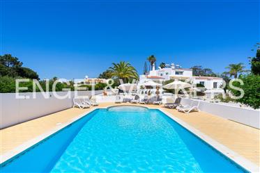 Fantastische Villa mit Meerblick in der Nähe von Praia da Marinha