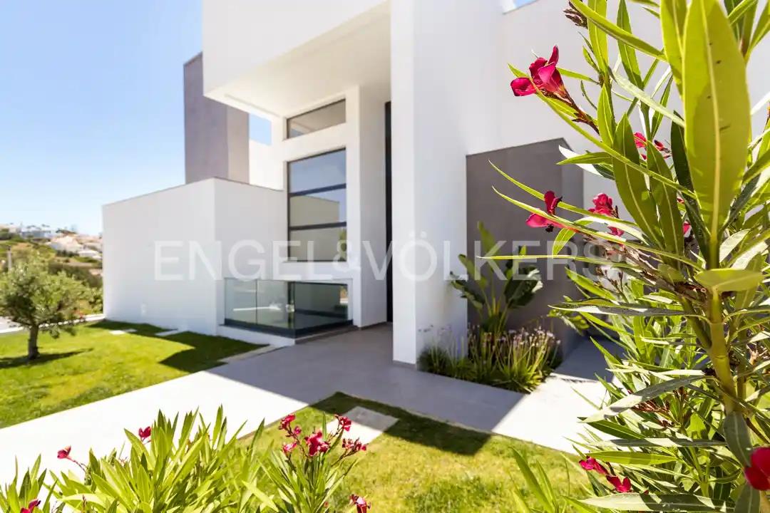 Moderne Villa mit Pool und Meerblick in Albufeira Marina