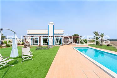 Amazing single storey villa with swimming pool in Galé 