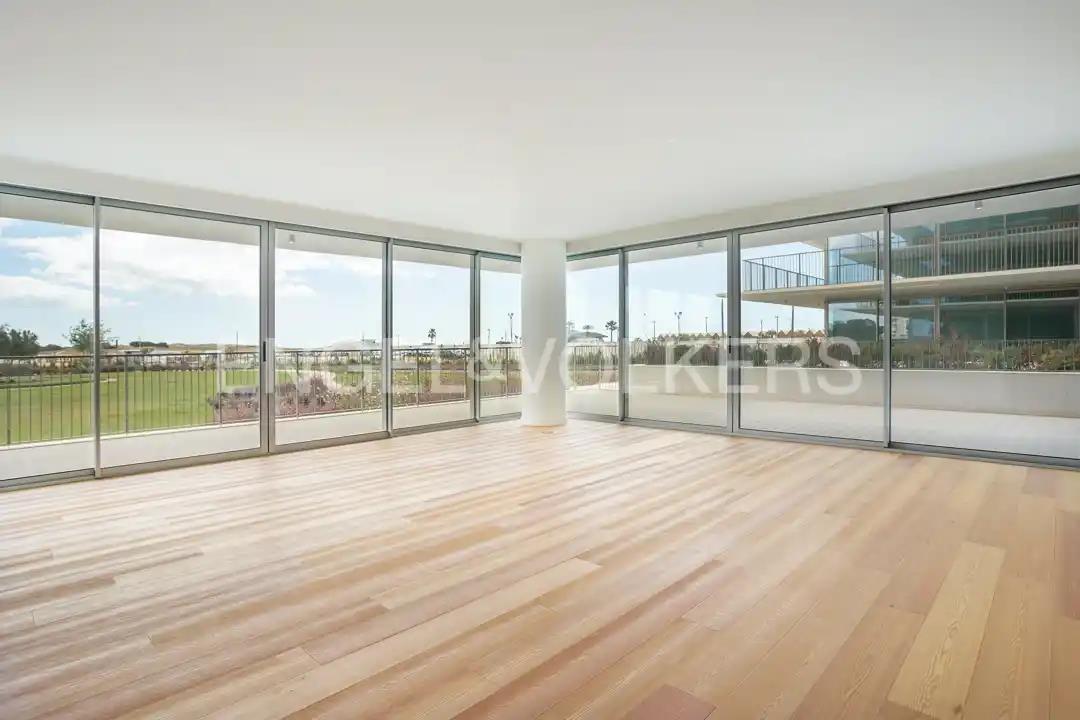  Brand new and luxury 2-bedroom apartment, with a large terrace and 50m from the beach