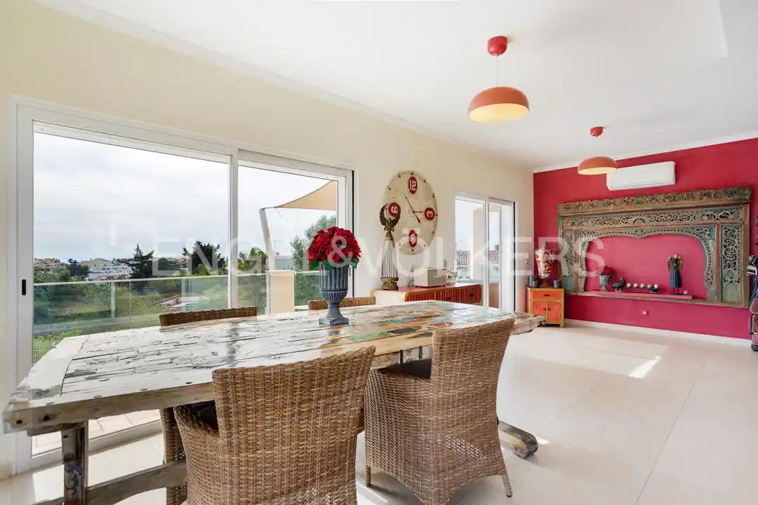 Spectaculaire villa met 4 slaapkamers en uitzicht op zee