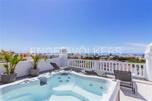 Excellent penthouse with central location and fantastic sea view