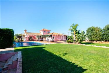 Charming Single Storey Villa with Garden and Pool
