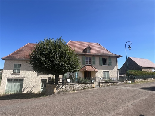 House in village with 2 dwellings courtyard, garden, outbuildings