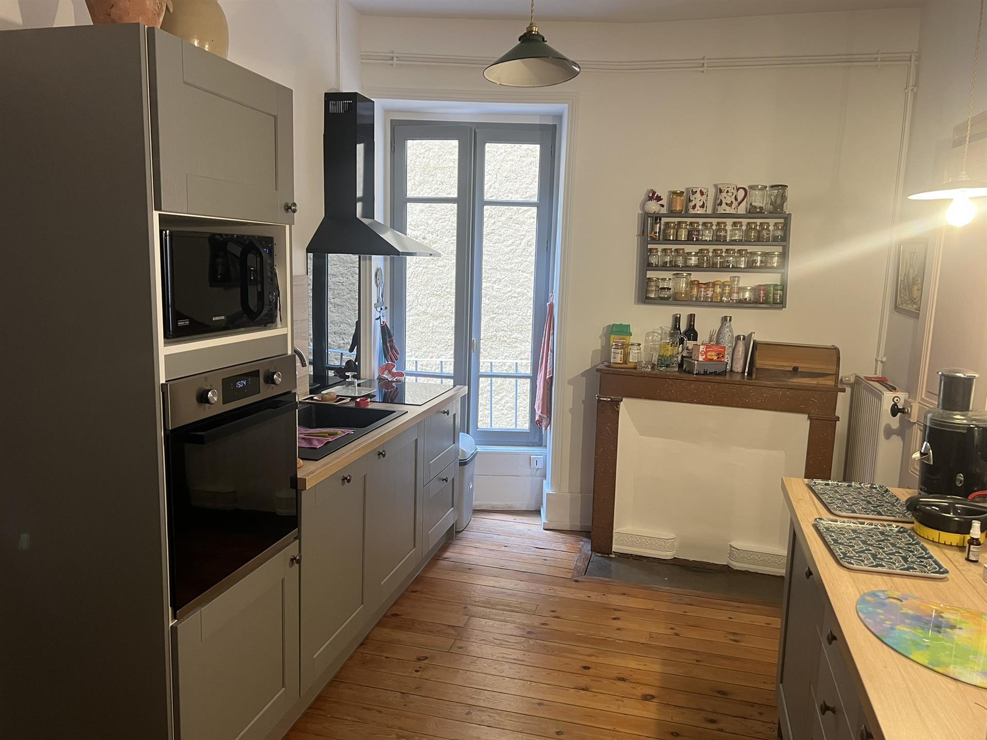 Purchase: Apartment (71120)