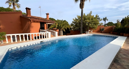 Traditionele villa op groot perceel met apart gastenverblijf in La Cometa, Moraira, op loopafstand v