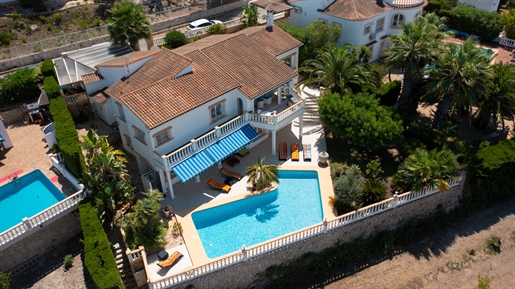 Stunning villa with amazing panoramic views in a tranquil setting