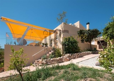 Beautiful traditional villa with great views in Loule