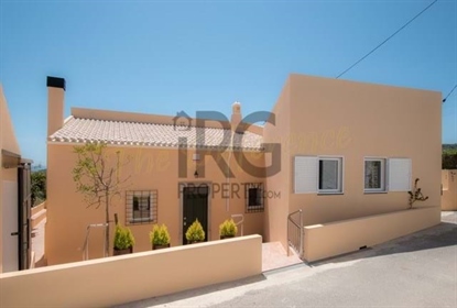 Beautiful traditional villa with great views in Loule