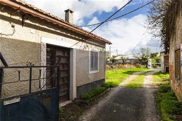 House for Reconstruction in Louçãs, Ourém