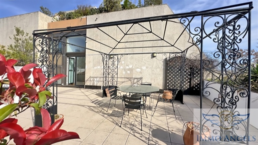 Montpellier, Duplex T4 avec vue sur la place de la Comédie, terrasse, calme, parking