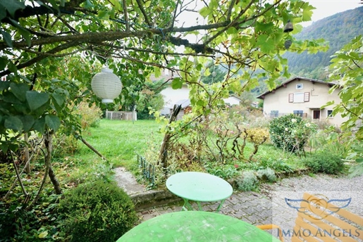 Family house in the town of Sévrier - 4 km from Annecy and very close to the lake