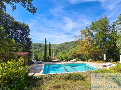 Exceptional in Anduze, 7-room architect-designed house of 267m2 on 3900m2 of land, swimming pool, ga