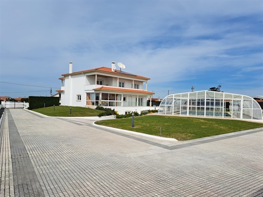 Villa mit ausgezeichneter Gegend und Swimmingpool 3 Minuten von Praia da Vieira entfernt