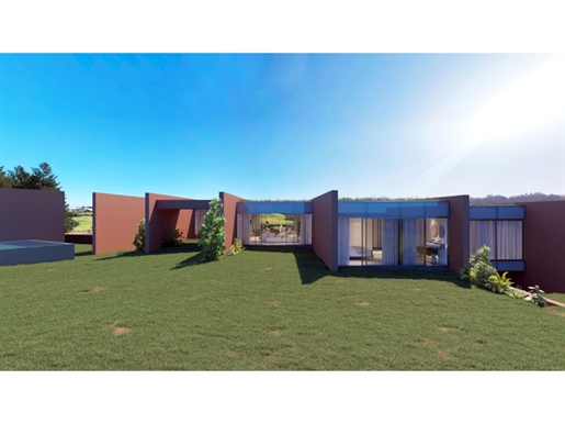 Chalet de 4 dormitorios, garaje y jardín con piscina en Bom Sucesso Resort, en Óbidos
