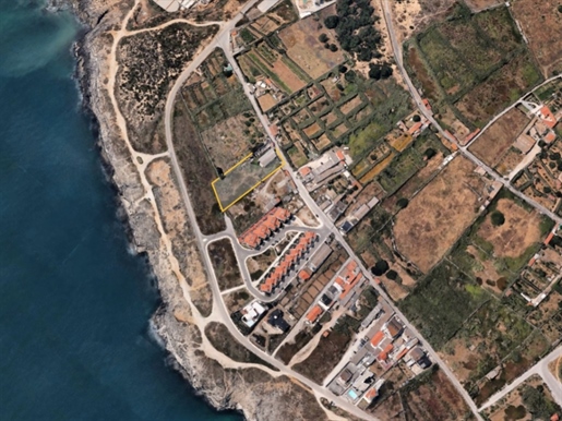 Grundstück für Investitionen nur 100 Meter vom Meer entfernt in Peniche