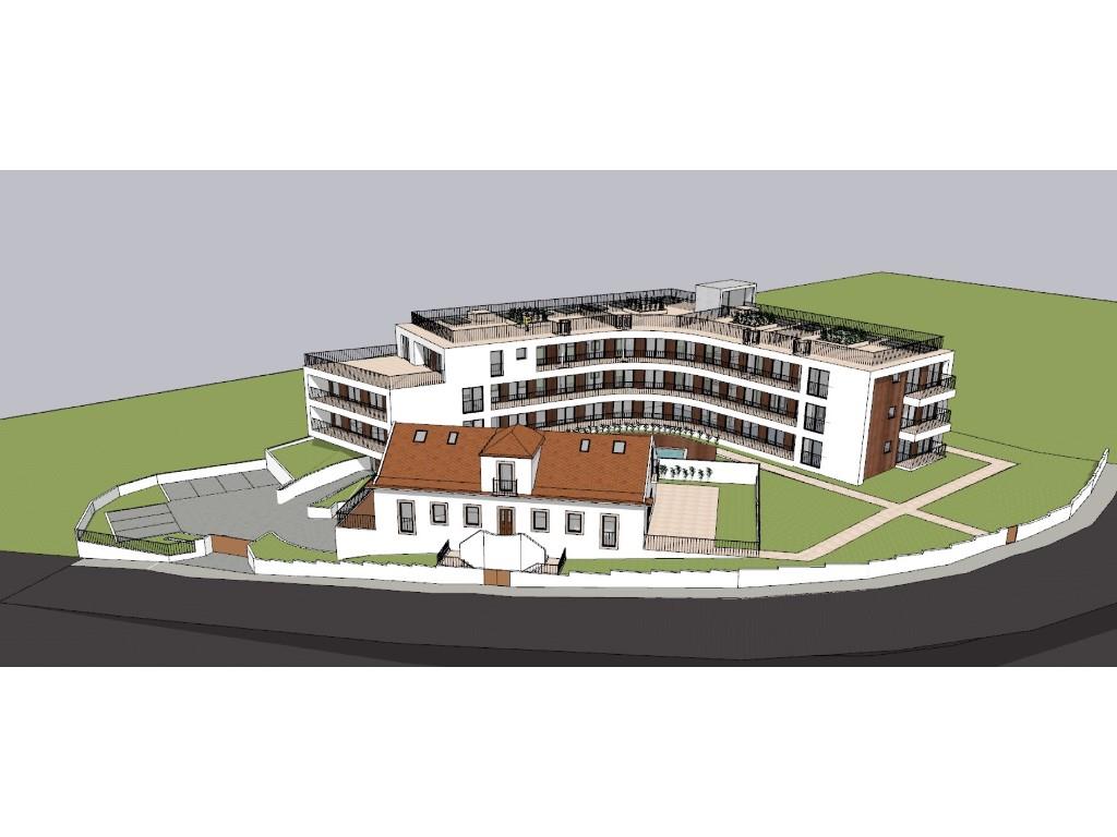 Land in Nazaré mit genehmigtem Projekt für 2 Häuser und 15 Wohnungen