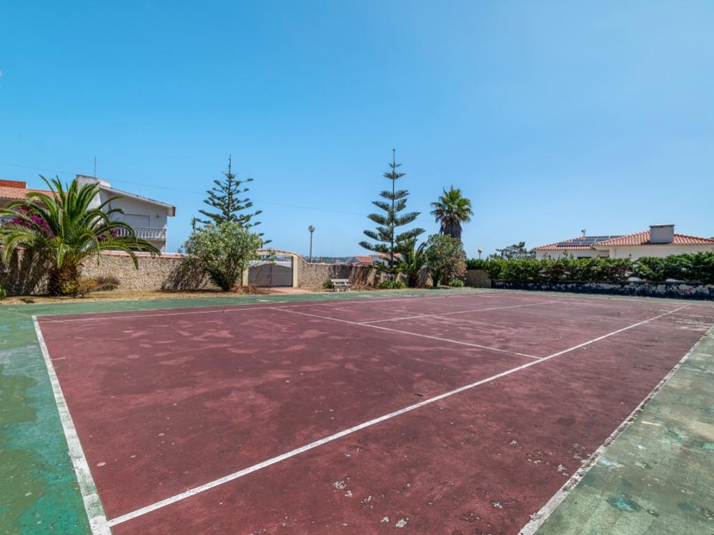 Plot near the Óbidos Lagoon - just 500 metres from the beach