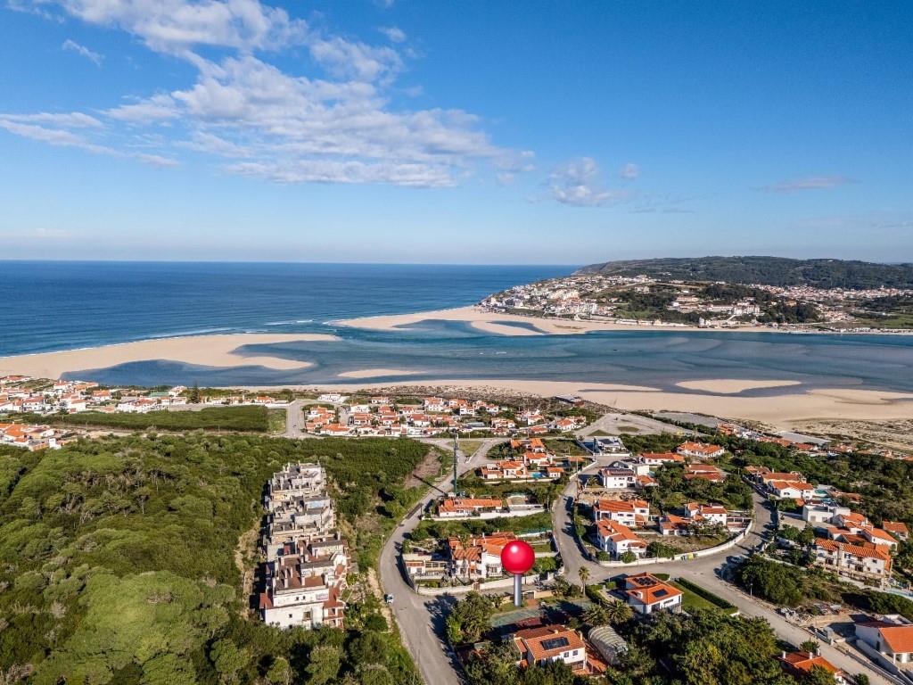 Plot near the Óbidos Lagoon - just 500 metres from the beach