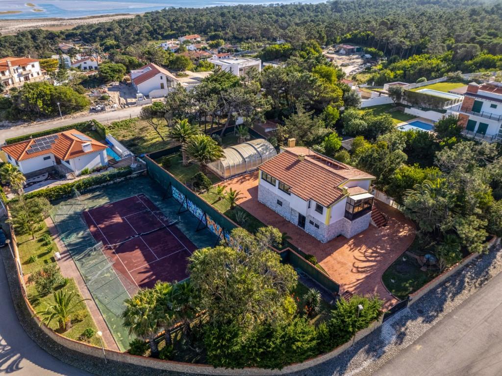 Plot near the Óbidos Lagoon - just 500 metres from the beach
