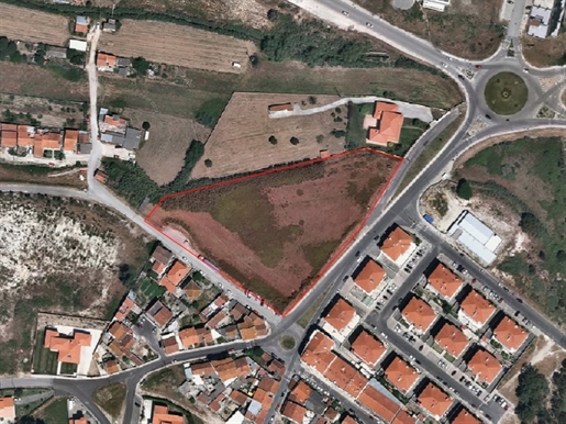 Grundstück in Caldas da Rainha mit der Möglichkeit zum Bau von 30 Apartments
