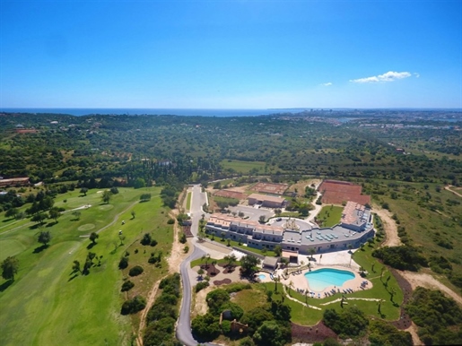 Apartamento dúplex en condominio con piscina y spa a solo 2,5 km del mar - Algarve