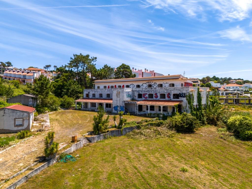 Edifício na 1ª linha da Lagoa com projeto aprovado para vários apartamentos e restaurante!