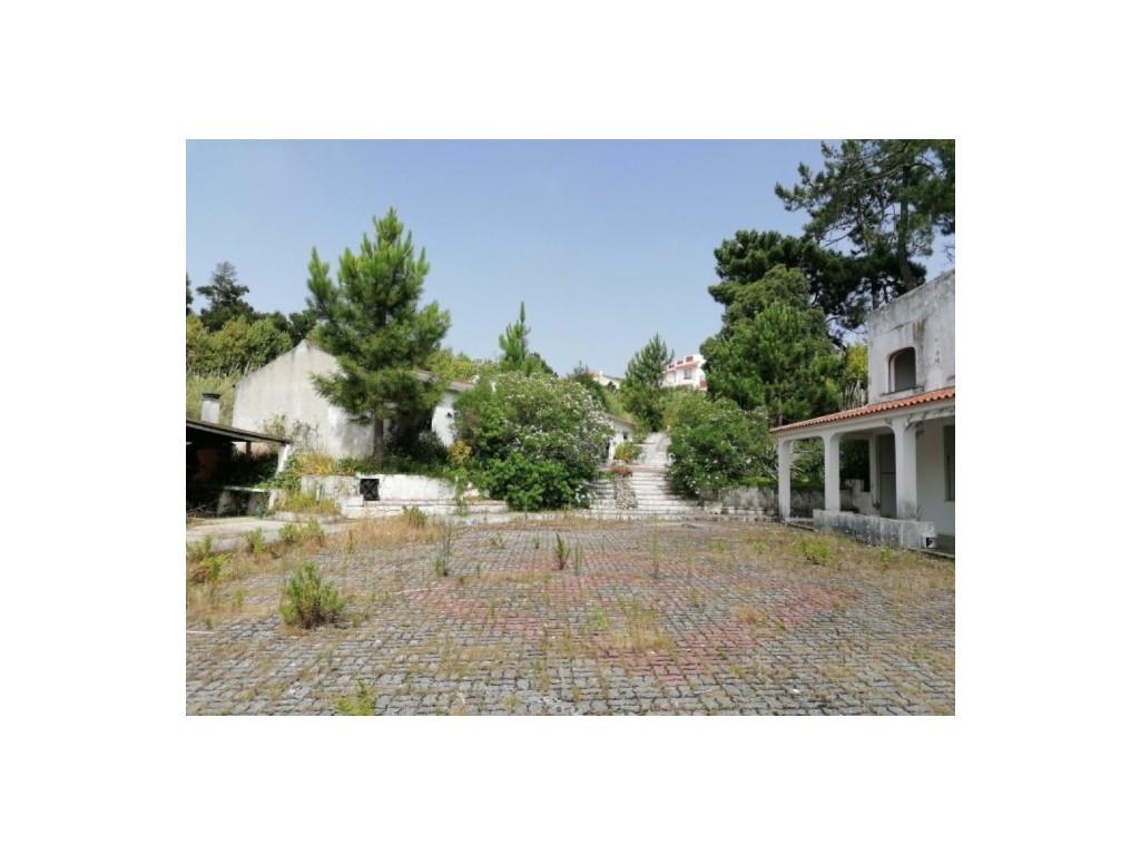 Edifício na 1ª linha da Lagoa com projeto aprovado para vários apartamentos e restaurante!