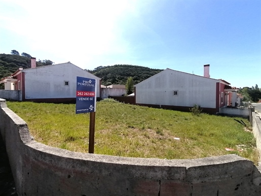 Plot in Óbidos just 3 minutes from the Castle