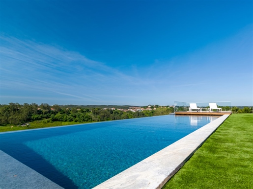 ¡Villa con magníficas vistas y un diseño y ubicación excepcionales!