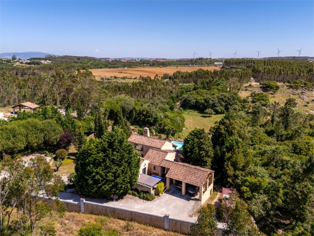 Charmante Villa mit wunderschönem Garten und weitem Blick auf die Landschaft
