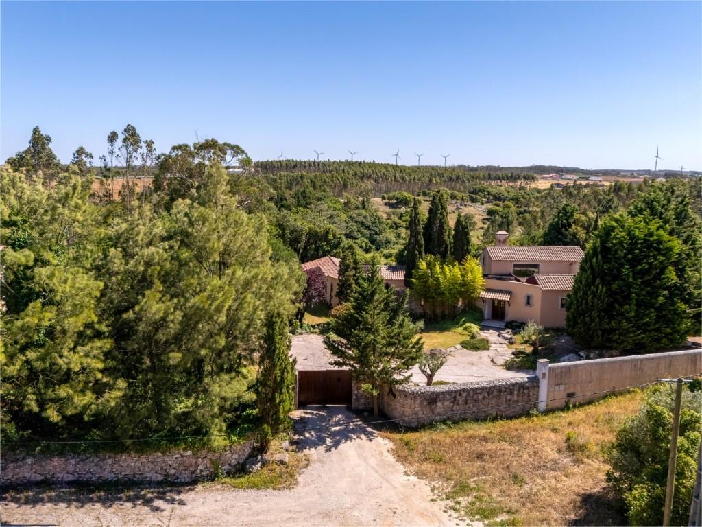 Charmante Villa mit wunderschönem Garten und weitem Blick auf die Landschaft