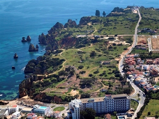 Grundstück in erster Meereslinie mit genehmigtem Projekt - Algarve
