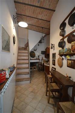 Karakterna kuća renovirana rustikalnim dodirom za prodaju u Moliseu