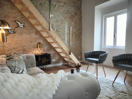 2 Bedroom Apartment Fully refurbished and furnished, Lisbon