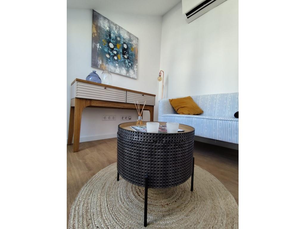 T2 Remodelado com Vista de Rio em São Vicente - Lisboa