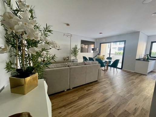 Brandneue 1-Zimmer-Wohnung mit Bergblick in Ribeira Brava!