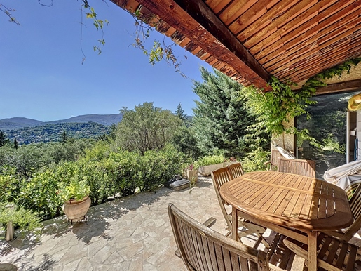 Fayence Sale House with dominant view of village on foot
