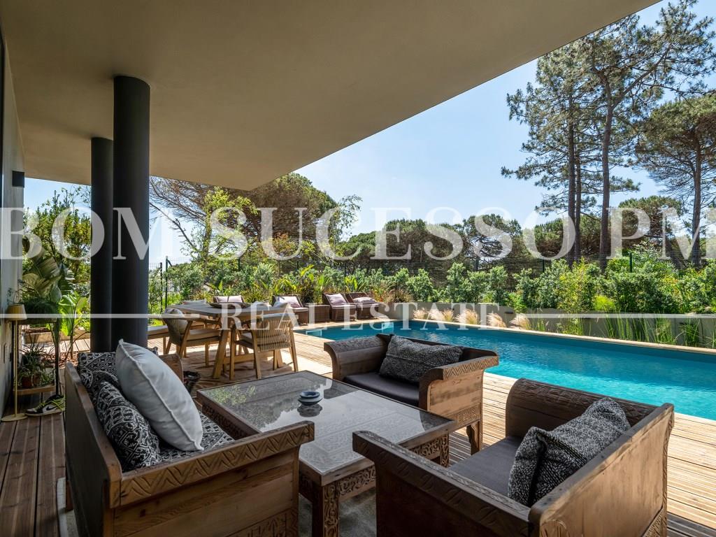 Contemporary 3-Bedroom Villa with Stunning Views of the Óbidos Lagoon