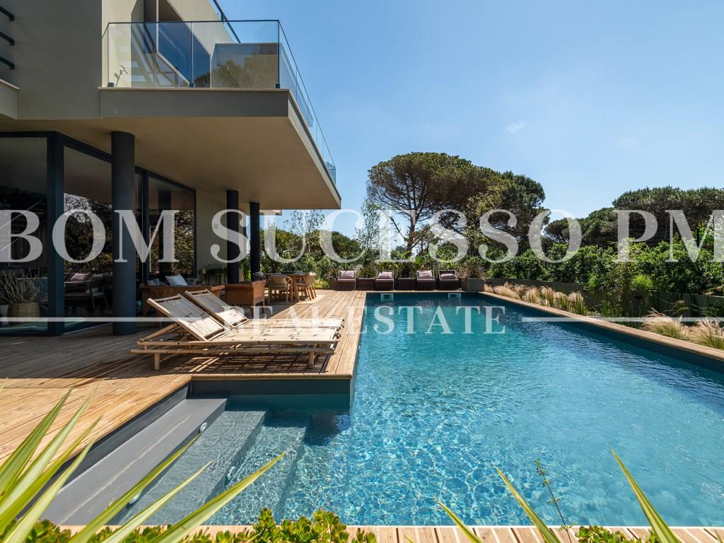 Contemporary 3-Bedroom Villa with Stunning Views of the Óbidos Lagoon